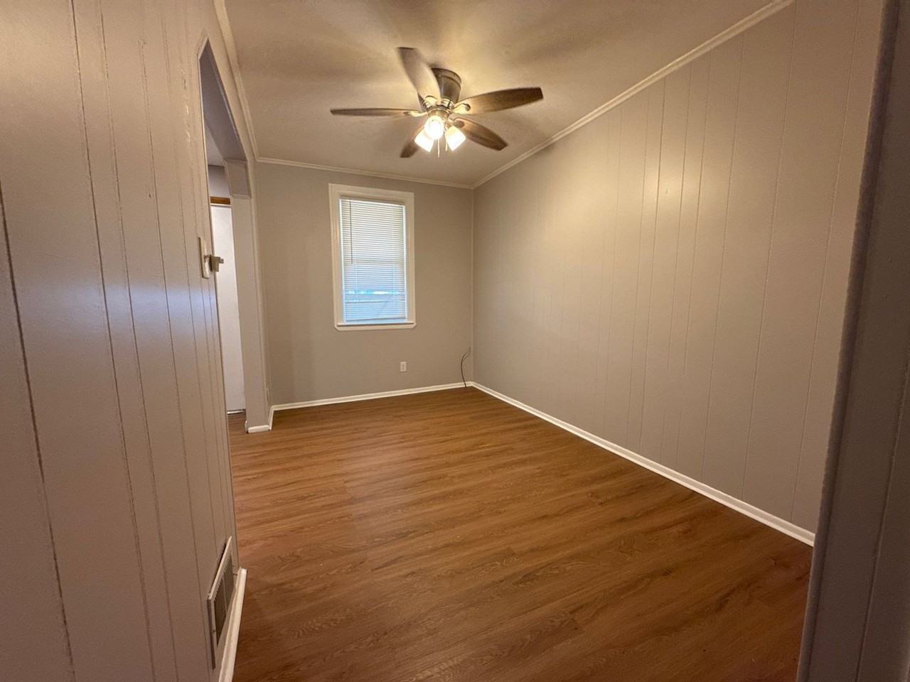 333 N Grantley St - Photo 4 of 15