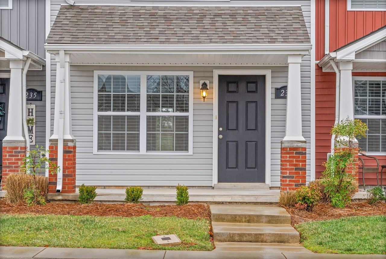 233 Alexander Blvd - Photo 6 of 26