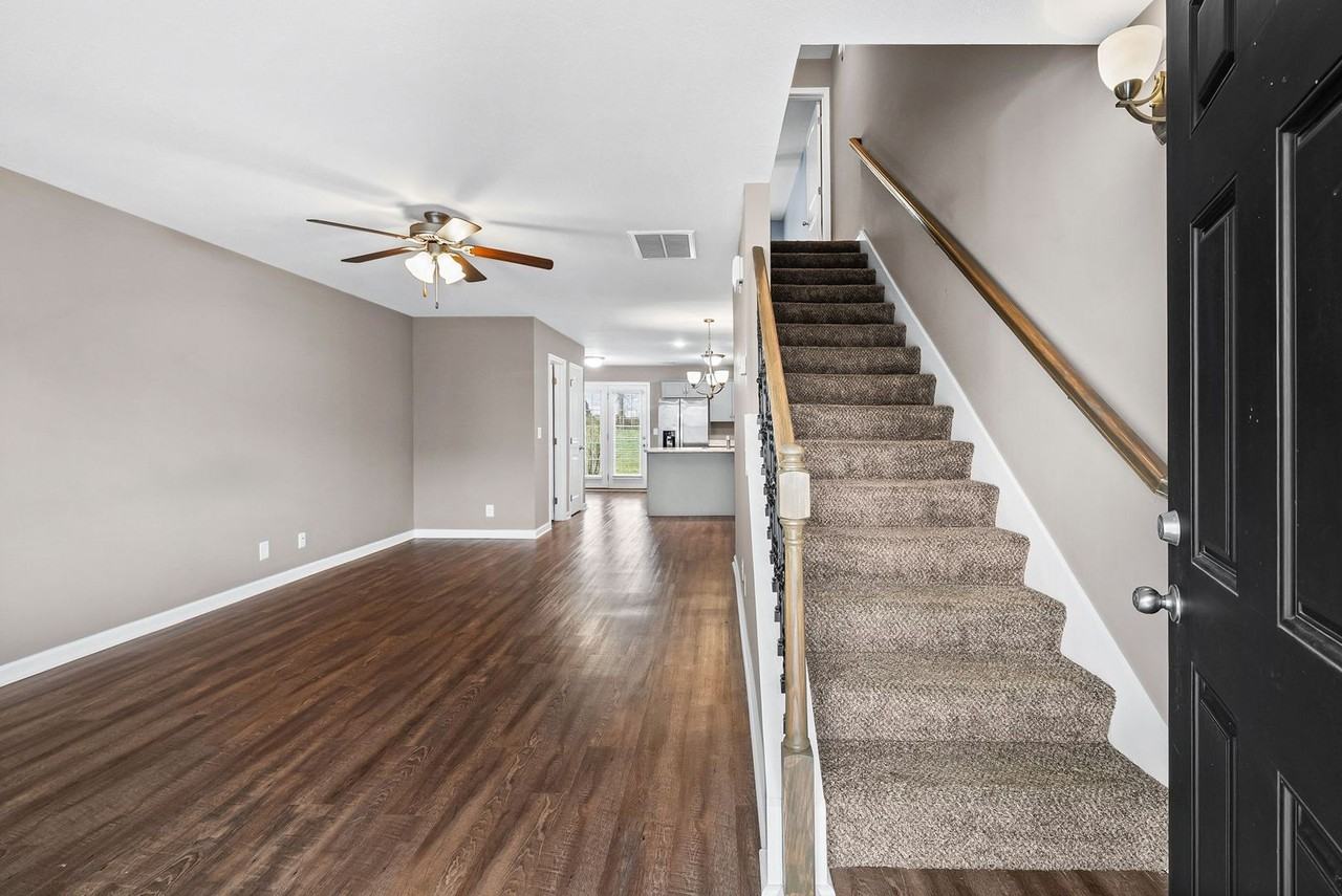 233 Alexander Blvd - Photo 7 of 26