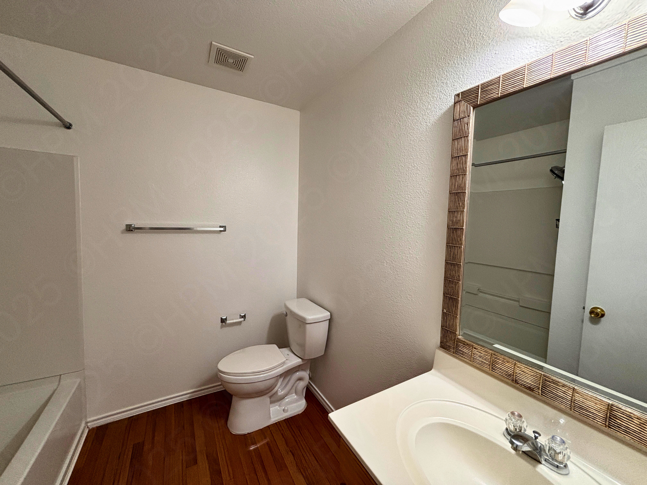 8031 Ferndale Oaks - Photo 6 of 23