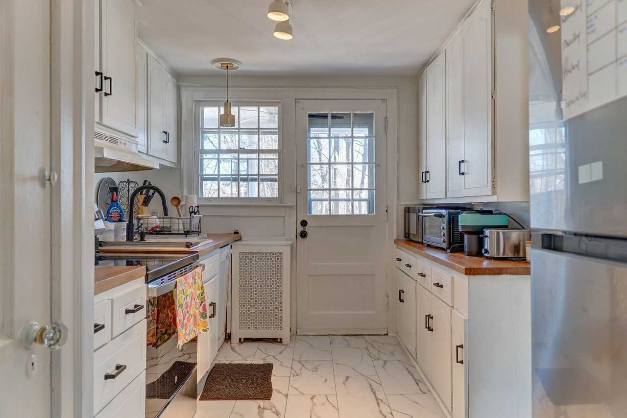 59 Morris St - Photo 3 of 17