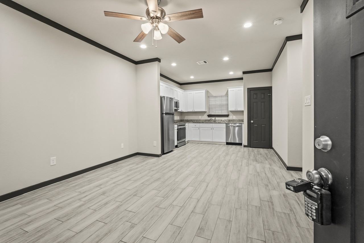 4802 Cruse Rd #2 - Photo 4 of 23