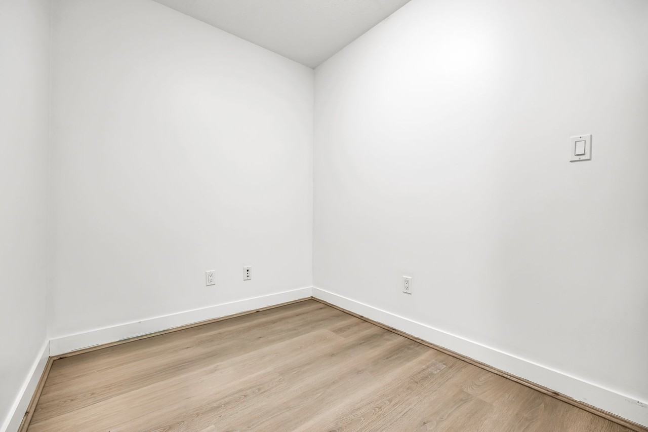 500 Royal Avenue #105 - Photo 5 of 25