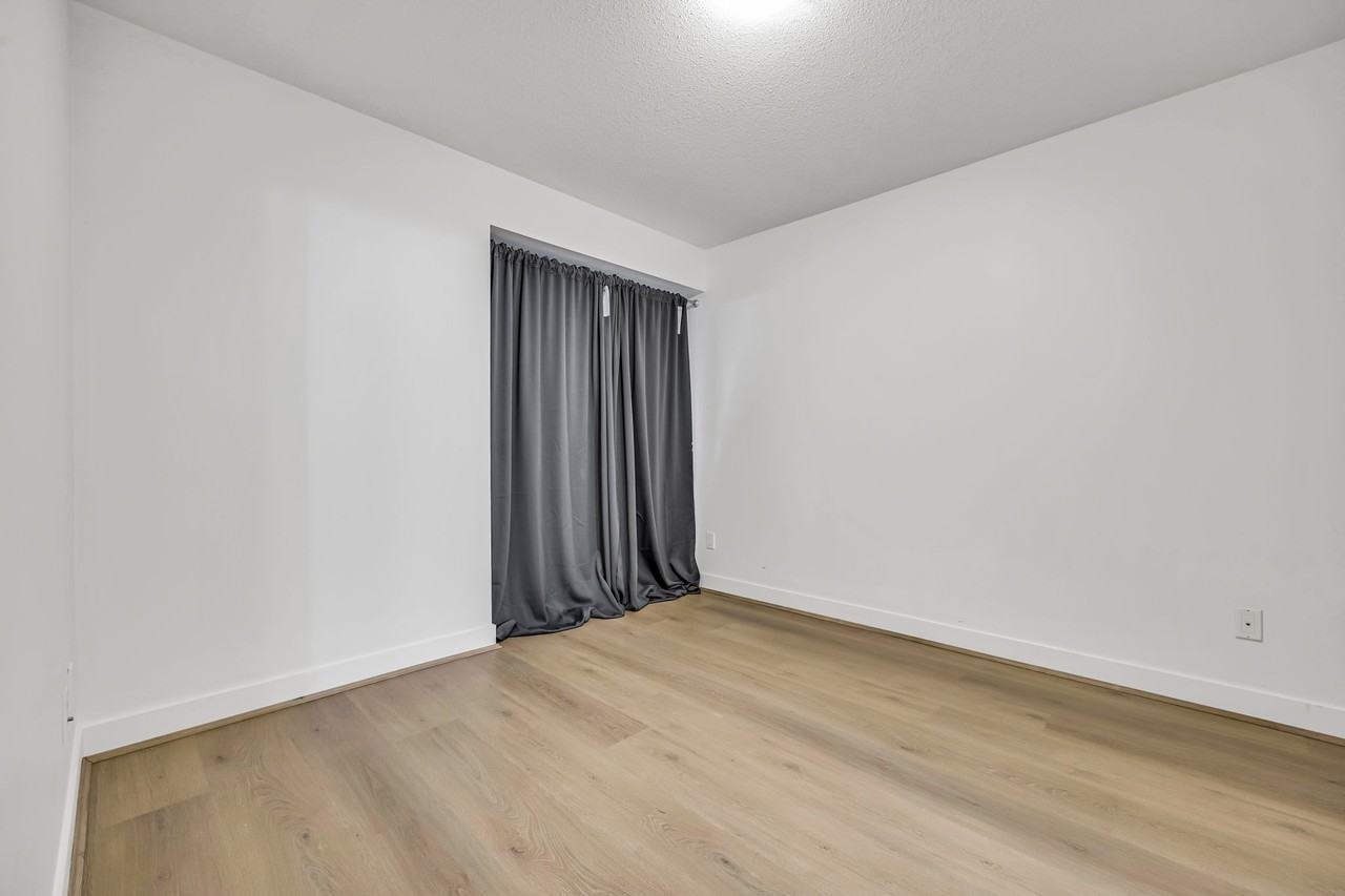 500 Royal Avenue #105 - Photo 6 of 25