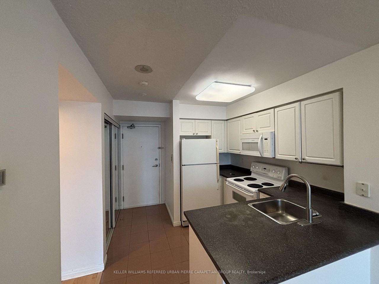 30 Harrison Garden Boulevard - Photo 3 of 13