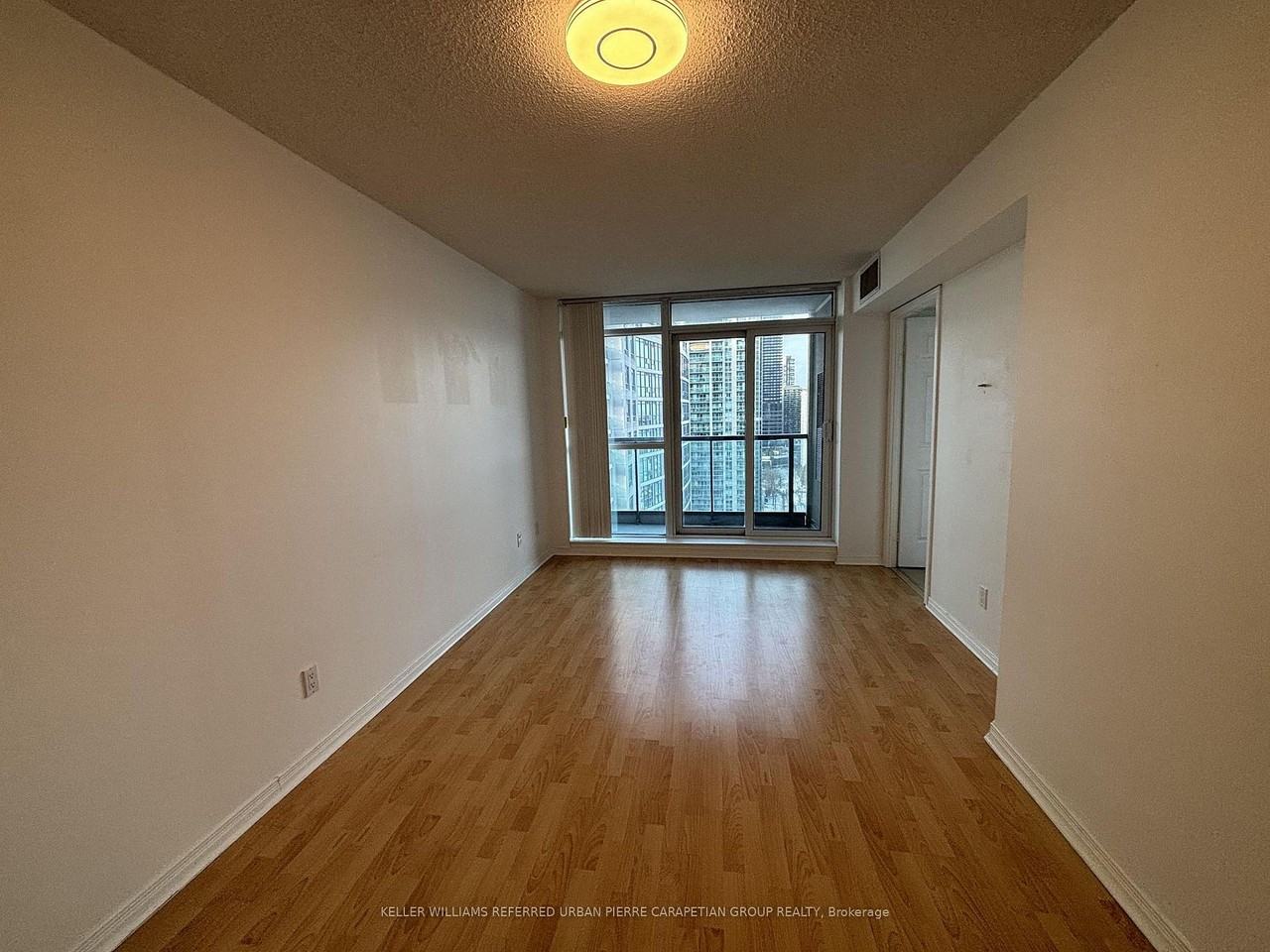 30 Harrison Garden Boulevard - Photo 6 of 13