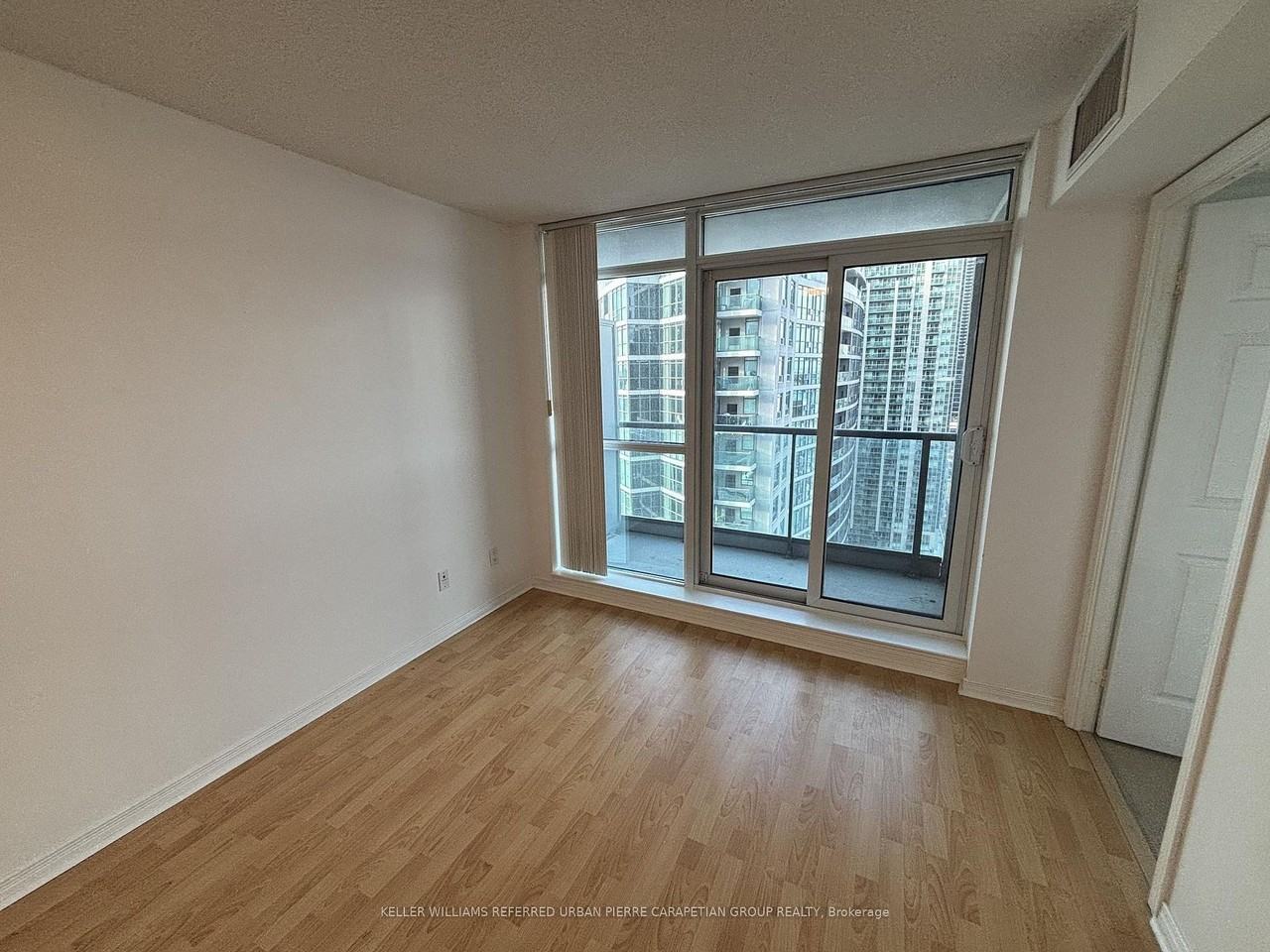 30 Harrison Garden Boulevard - Photo 7 of 13