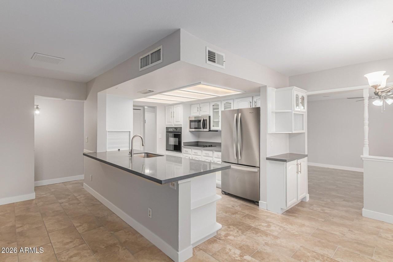 1835 E Yale Dr - Photo 4 of 34