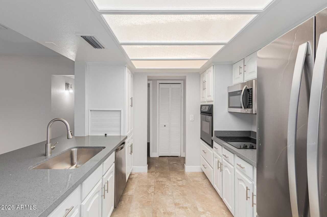 1835 E Yale Dr - Photo 5 of 34