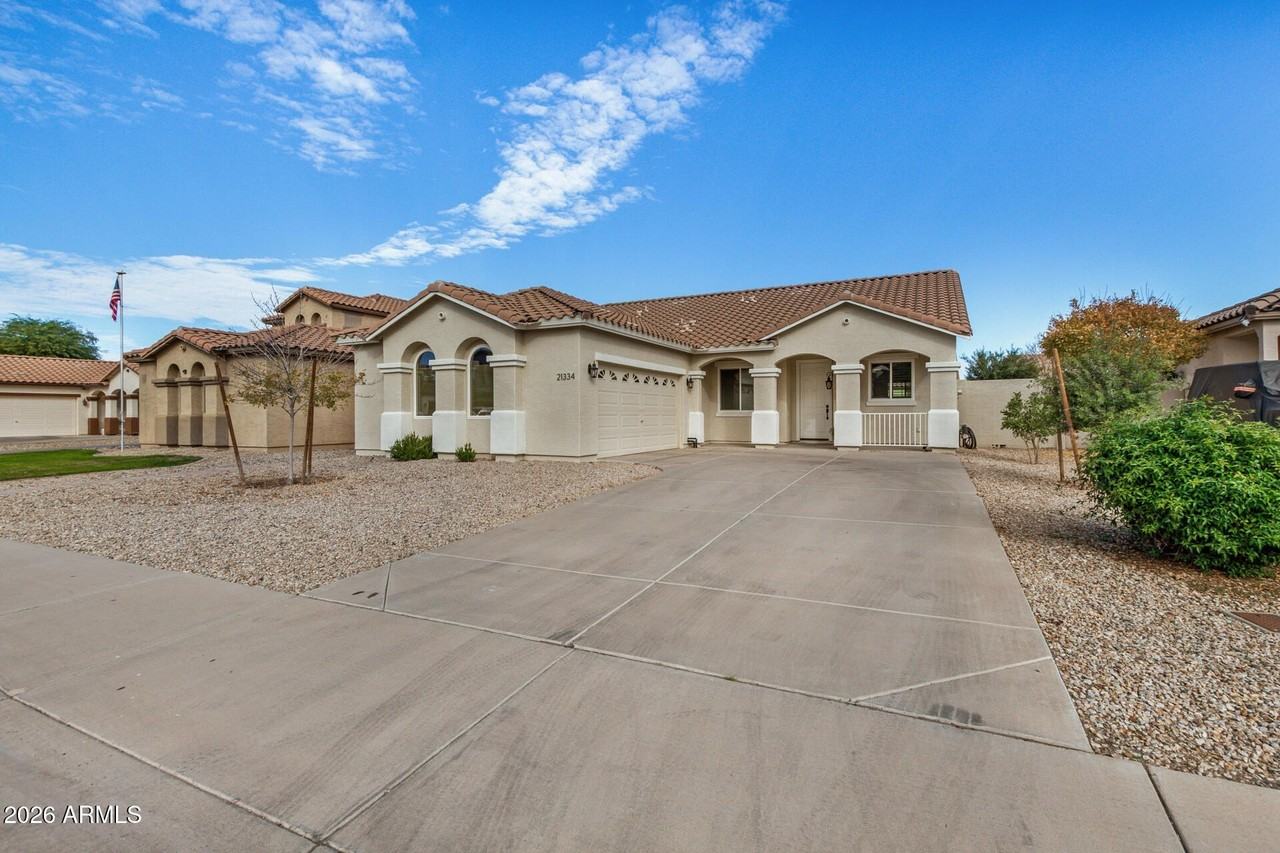 21334 E Alyssa Rd - Photo 3 of 35