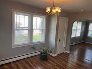 209 East Oak Street - Photo 3 of 11