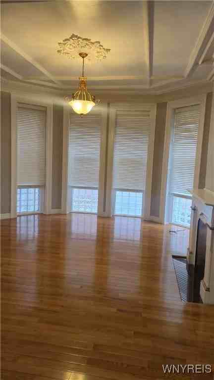 900 Main St - Photo 7 of 12