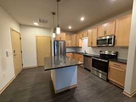 featured image of 1121 S Park St #109