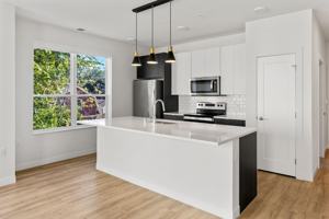 featured image of 5945 6th Ave #419