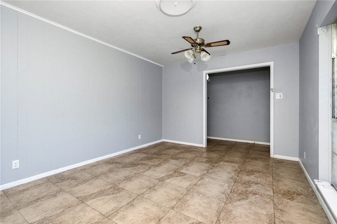 1305 Peterson Dr - Photo 5 of 28