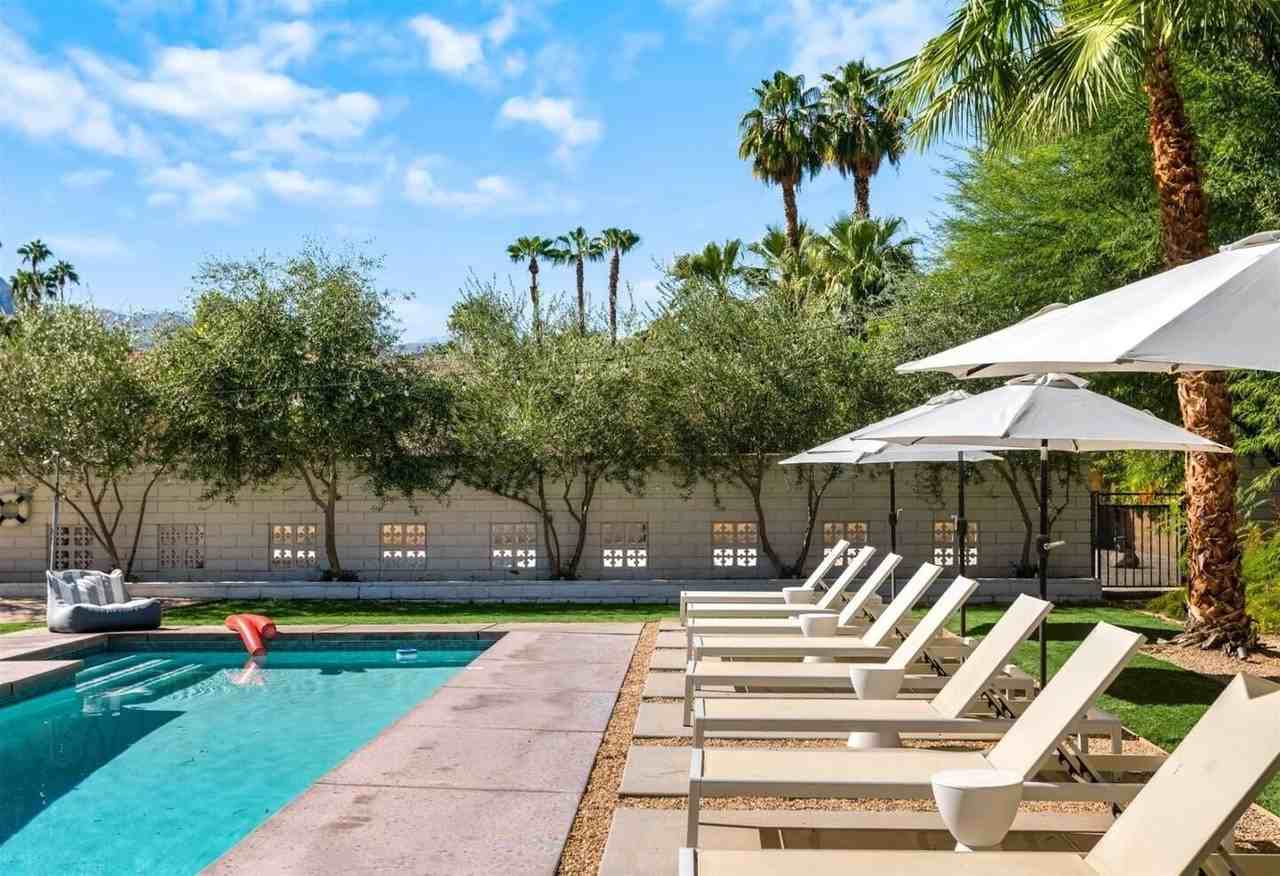 72382 Desert Dr - Photo 3 of 45