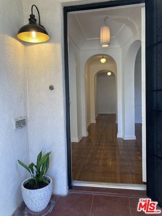 1045 S Crescent Heights Blvd - Photo 4 of 40