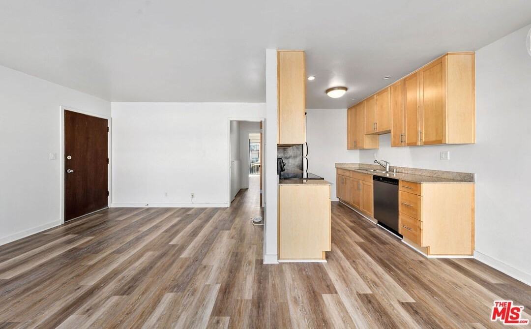 11670 Iowa Ave Apt 3 #3 - Photo 7 of 21