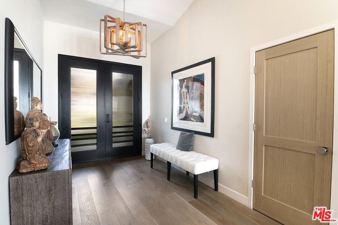 7526 Wiscasset Dr - Photo 4 of 45