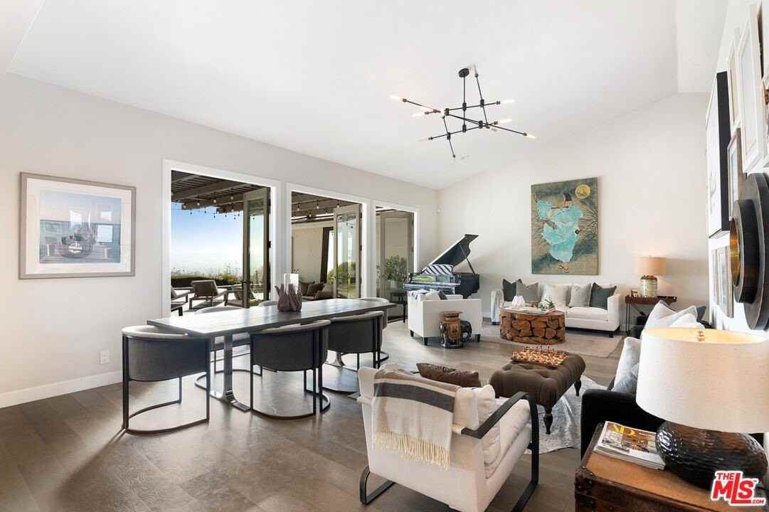 7526 Wiscasset Dr - Photo 7 of 45