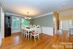 2430 Willowbrook Dr - Photo 5 of 10