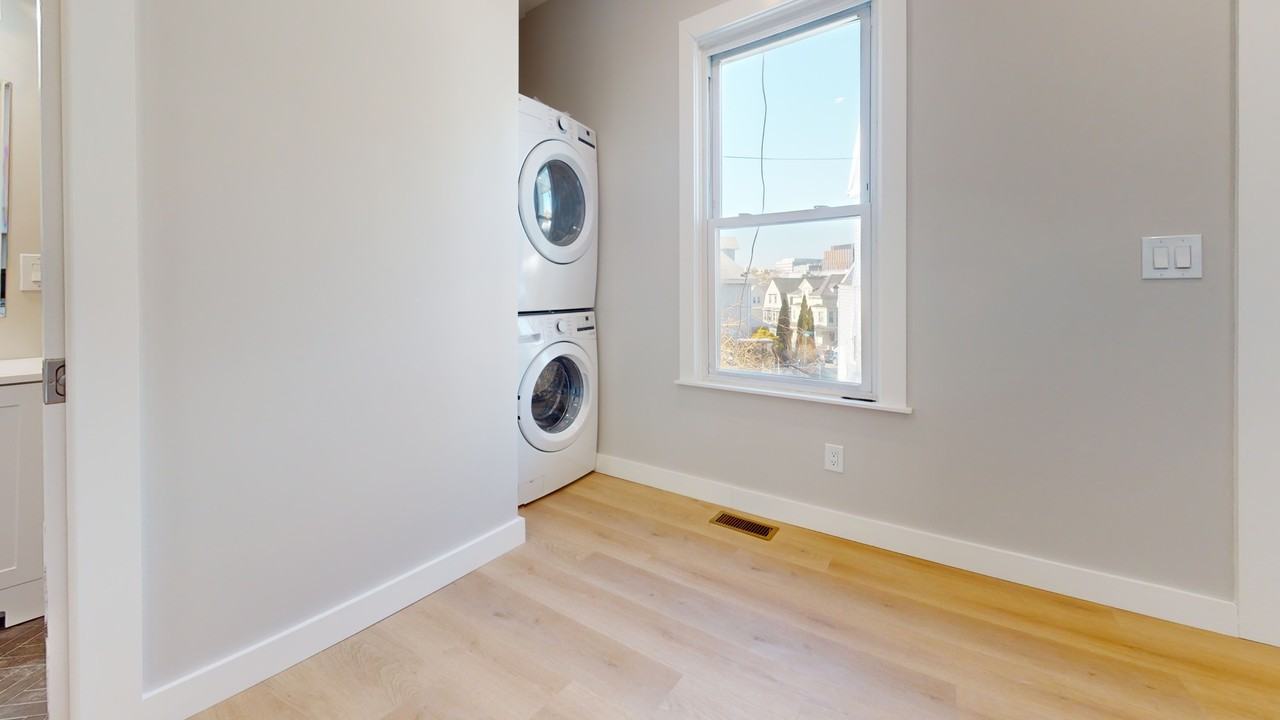 19-21 Gordon Street19-21 Gordon Street - 19 - 1 #19-1 - Photo 5 of 5