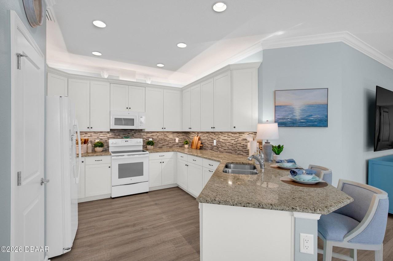 310 Coral Reef Way - Photo 7 of 50