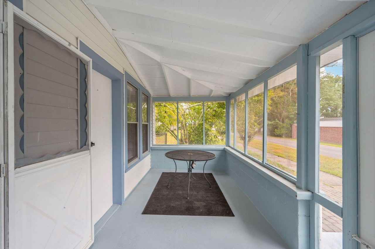 346 Crescent Dr - Photo 5 of 32