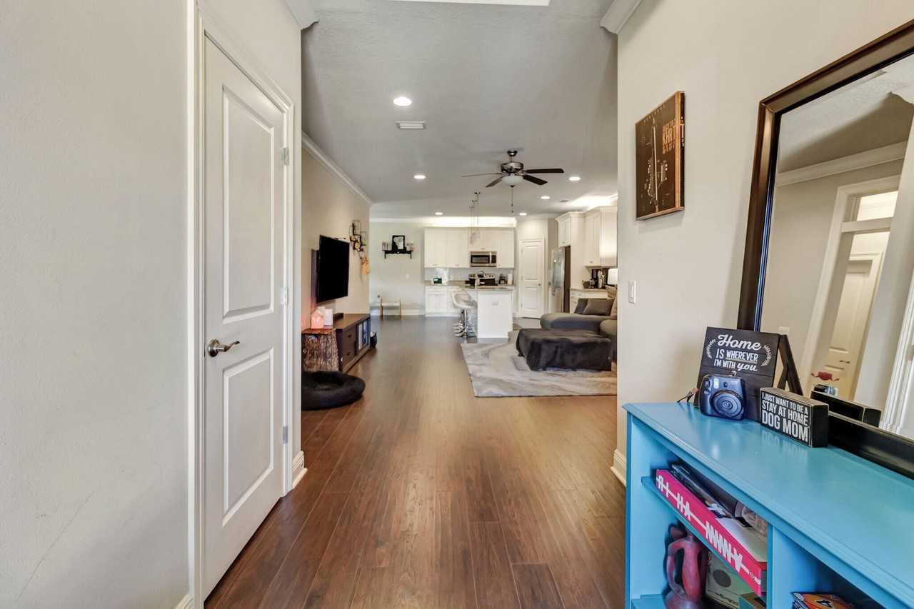 2387 Belmont Dr - Photo 5 of 26