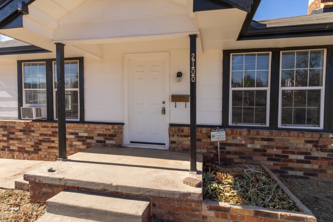 2100 Garfield St #1 - Photo 2 of 22