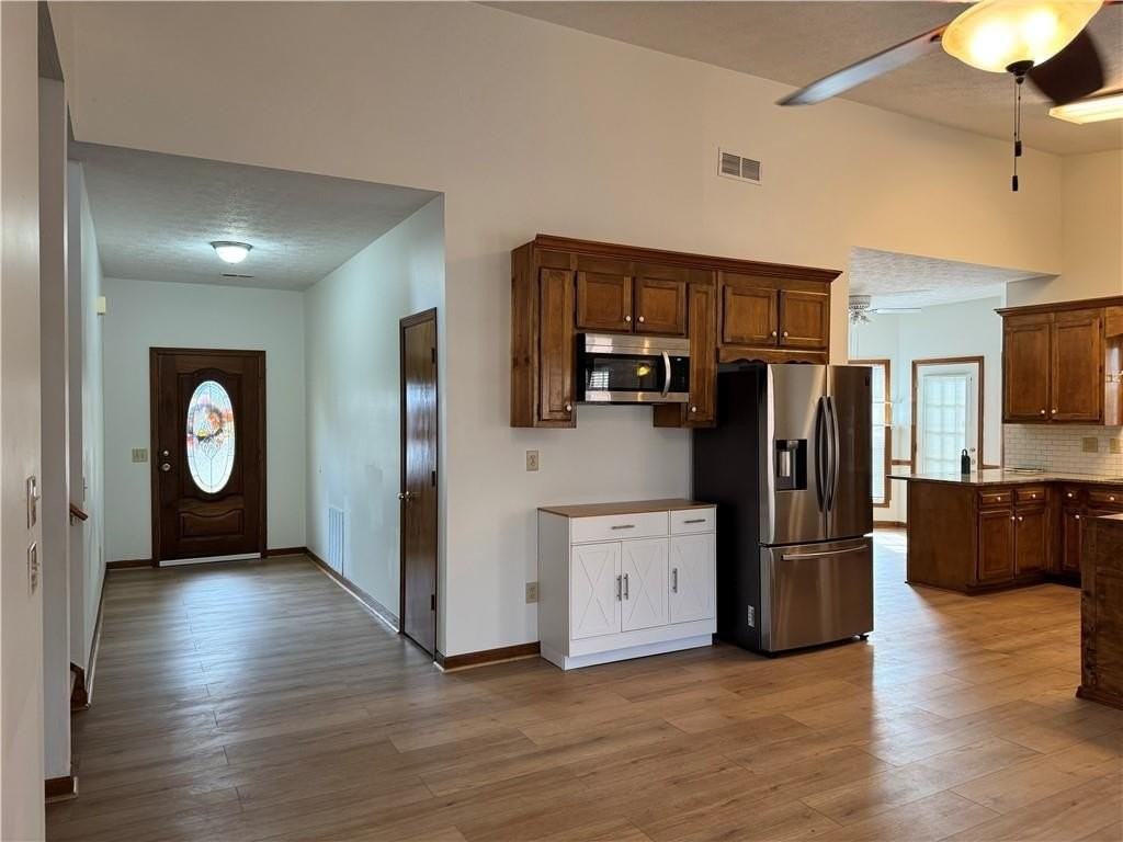 487 Ravinia Way - Photo 5 of 36