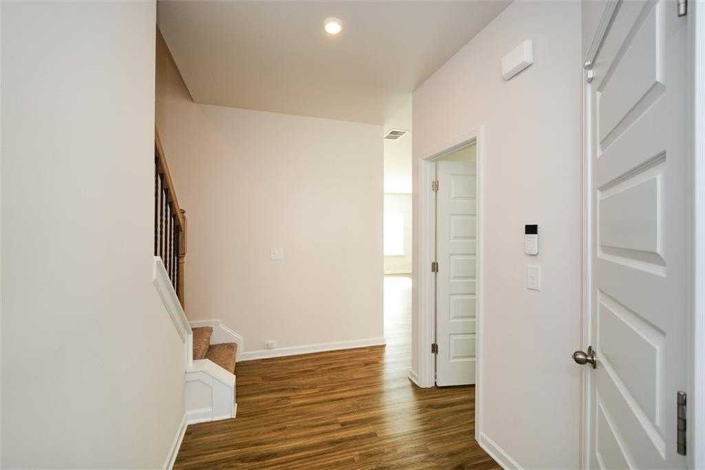 350 Cranston Drive - Photo 6 of 49