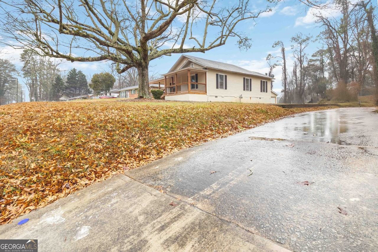 2141 Fairburn Rd Sw - Photo 2 of 31