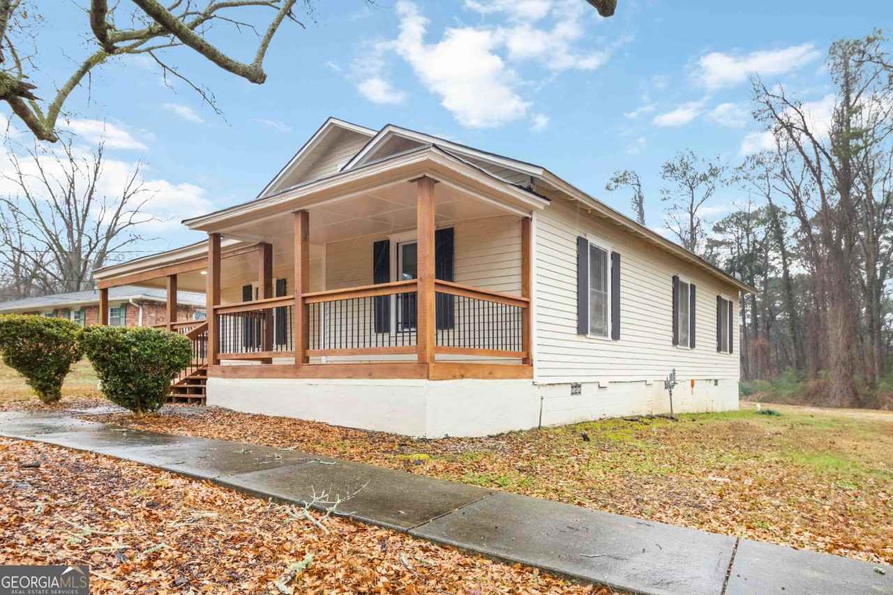 2141 Fairburn Rd Sw - Photo 5 of 31