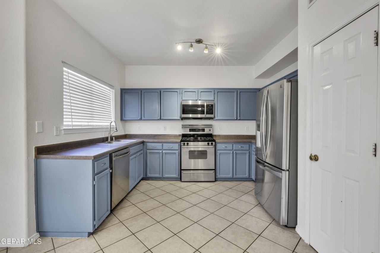 1473 Desierto Rico Ave - Photo 7 of 32