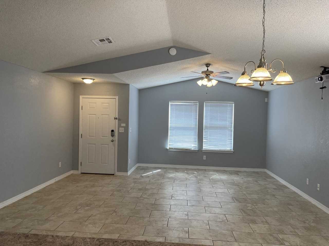 13231 Kestrel Ave - Photo 5 of 24