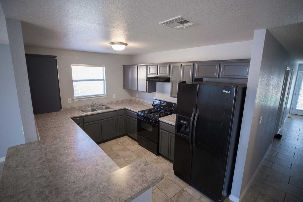 13231 Kestrel Ave - Photo 7 of 24