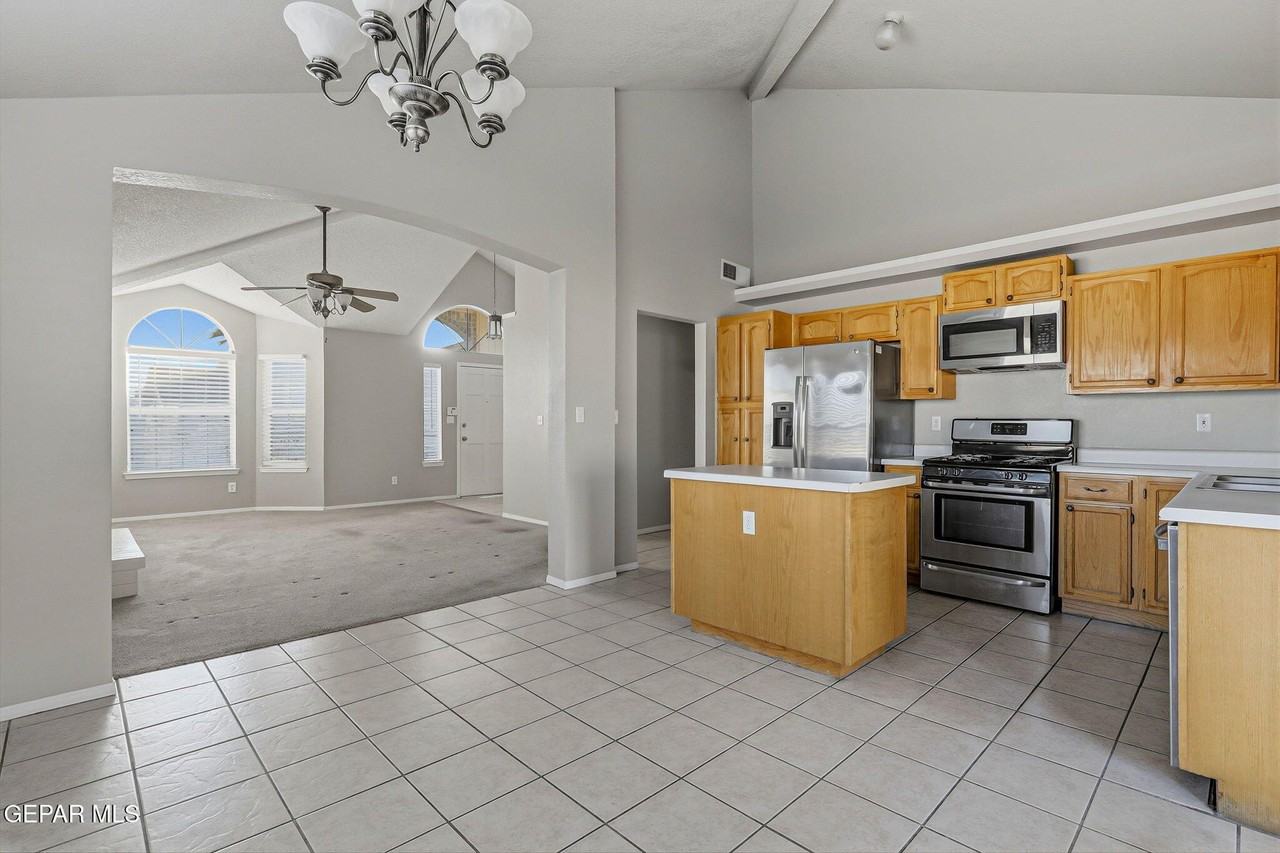 11469 Nettie Rose Cir - Photo 7 of 31