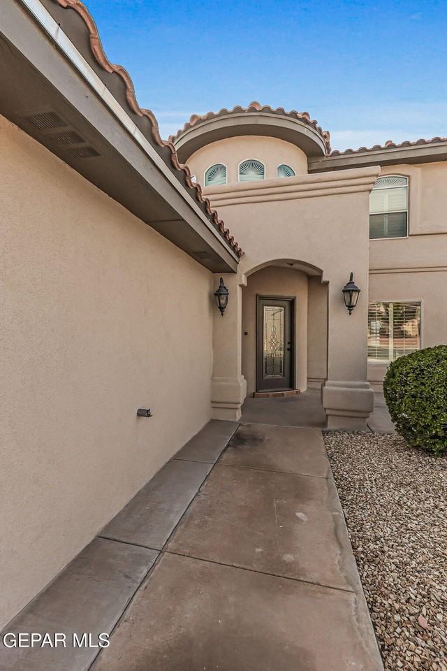 6398 Franklin Summit Dr - Photo 2 of 50