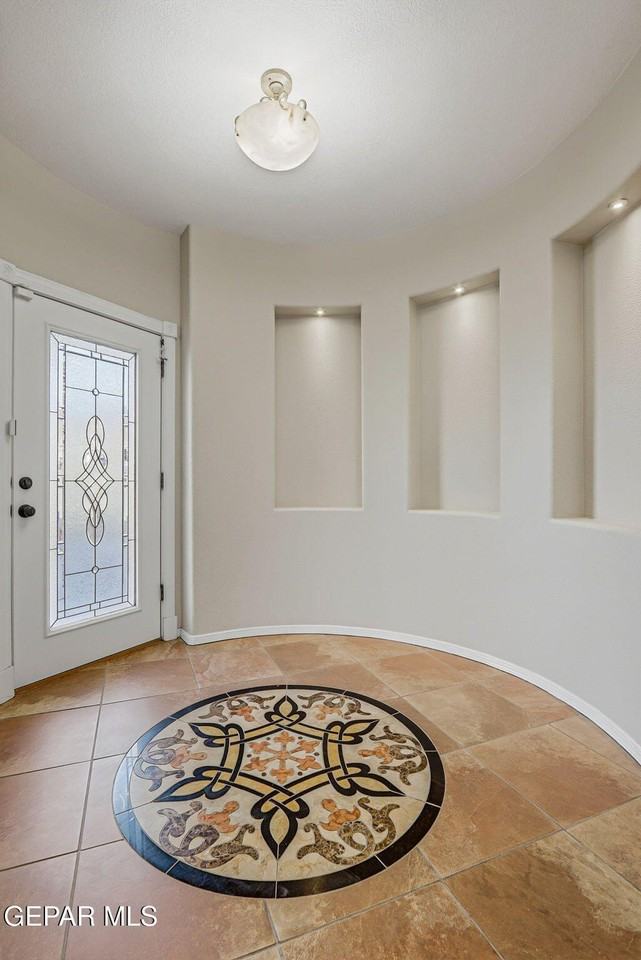 6398 Franklin Summit Dr - Photo 4 of 50