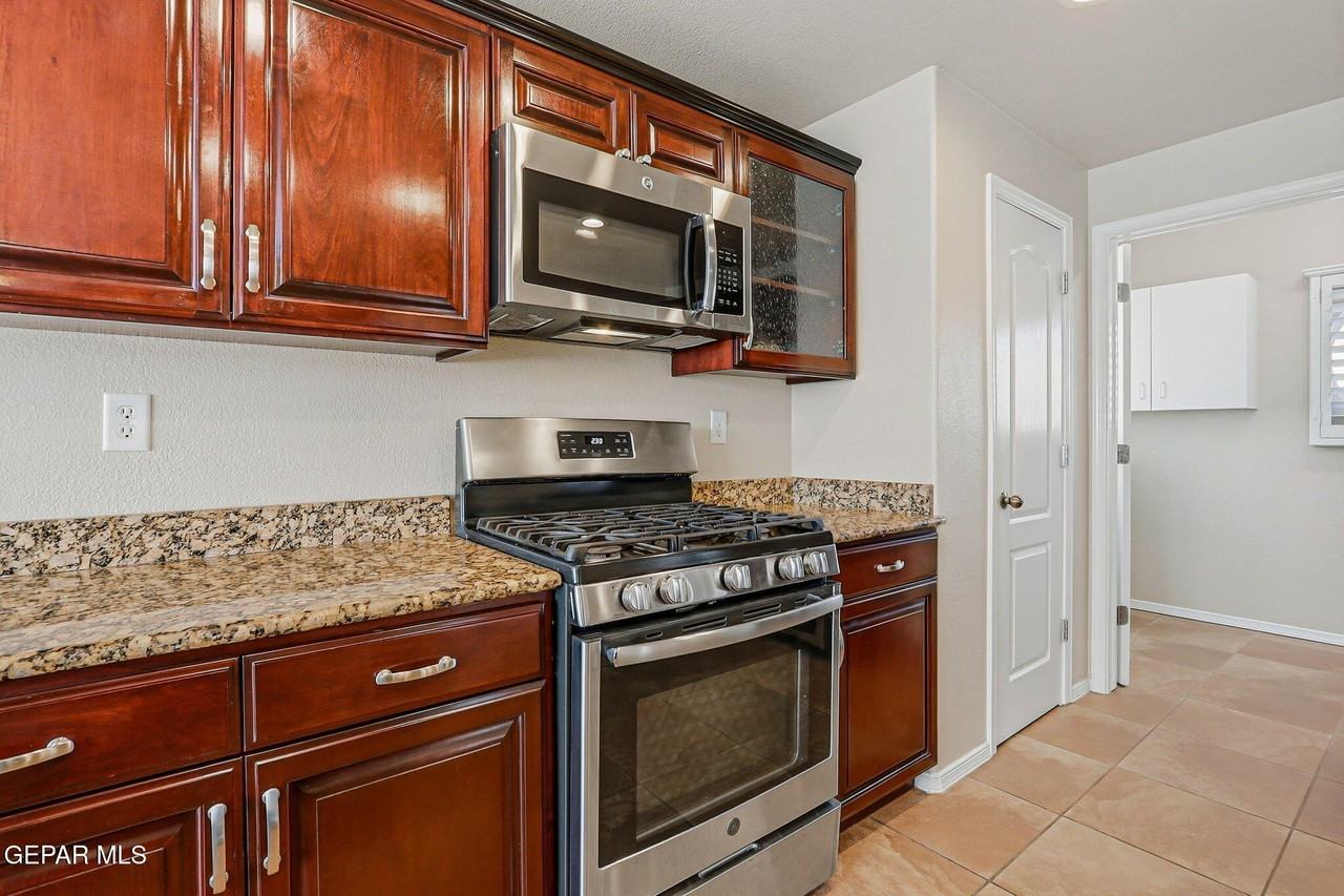 6398 Franklin Summit Dr - Photo 6 of 50