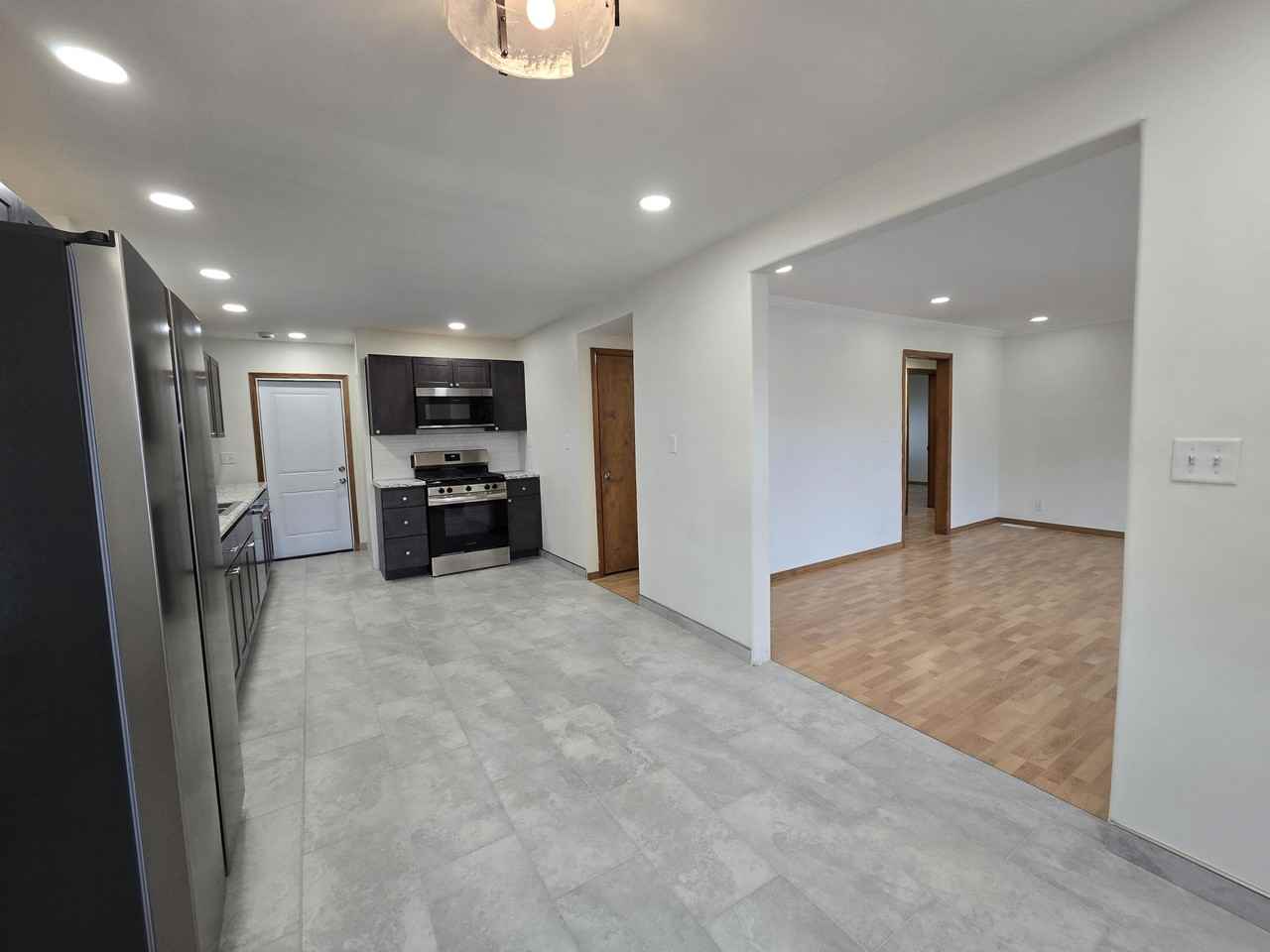 7230 Beech Ave - Photo 7 of 42