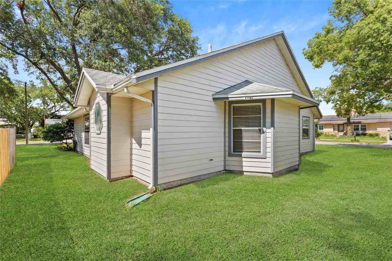 5116 Plantation Dr - Photo 6 of 8