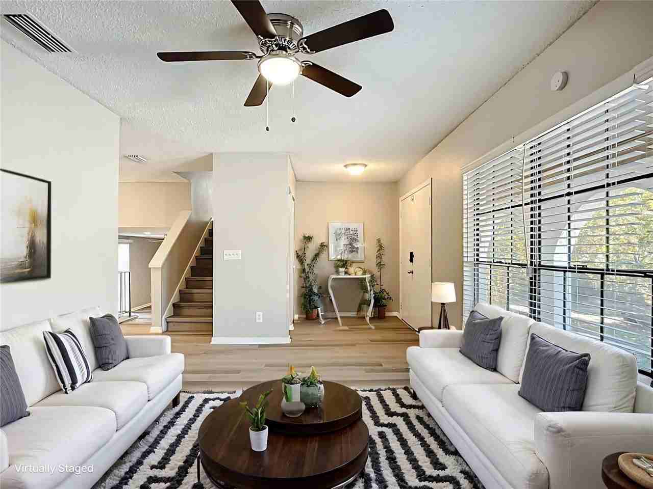 632 Ephrata Dr - Photo 2 of 8