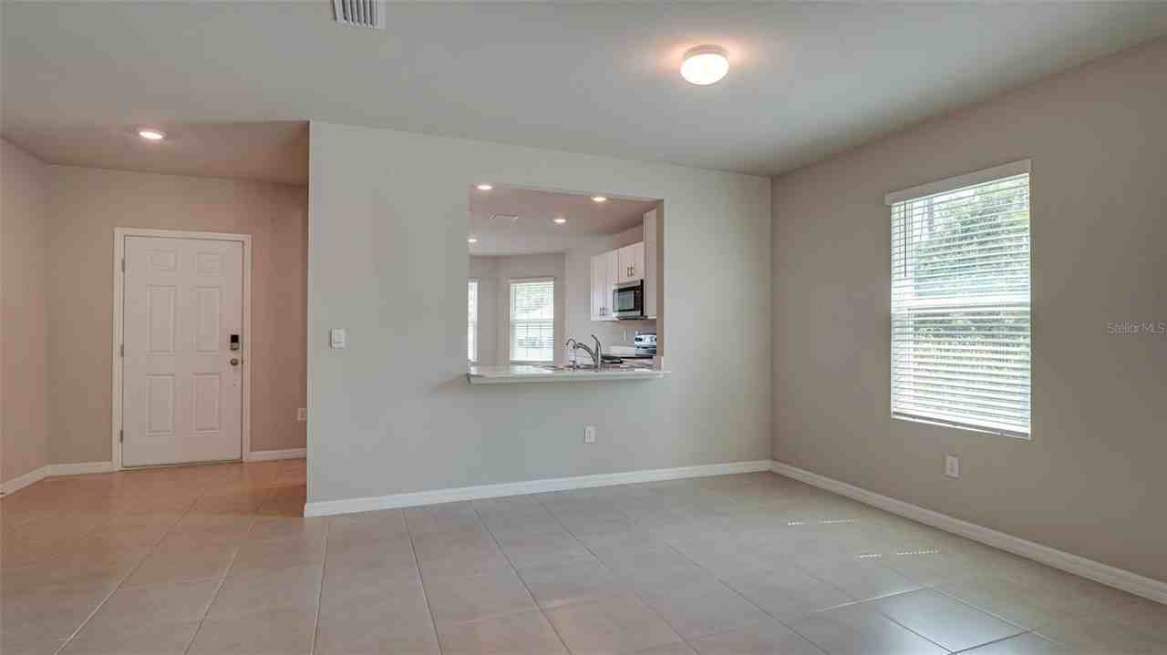 2261 Barrister St - Photo 3 of 8