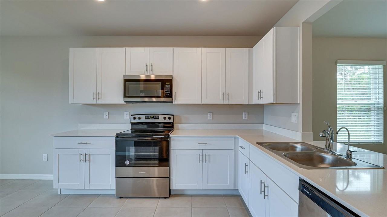 2261 Barrister St - Photo 4 of 8