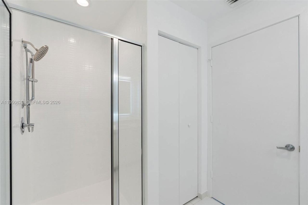 3470 E Coast Ave - Photo 5 of 8