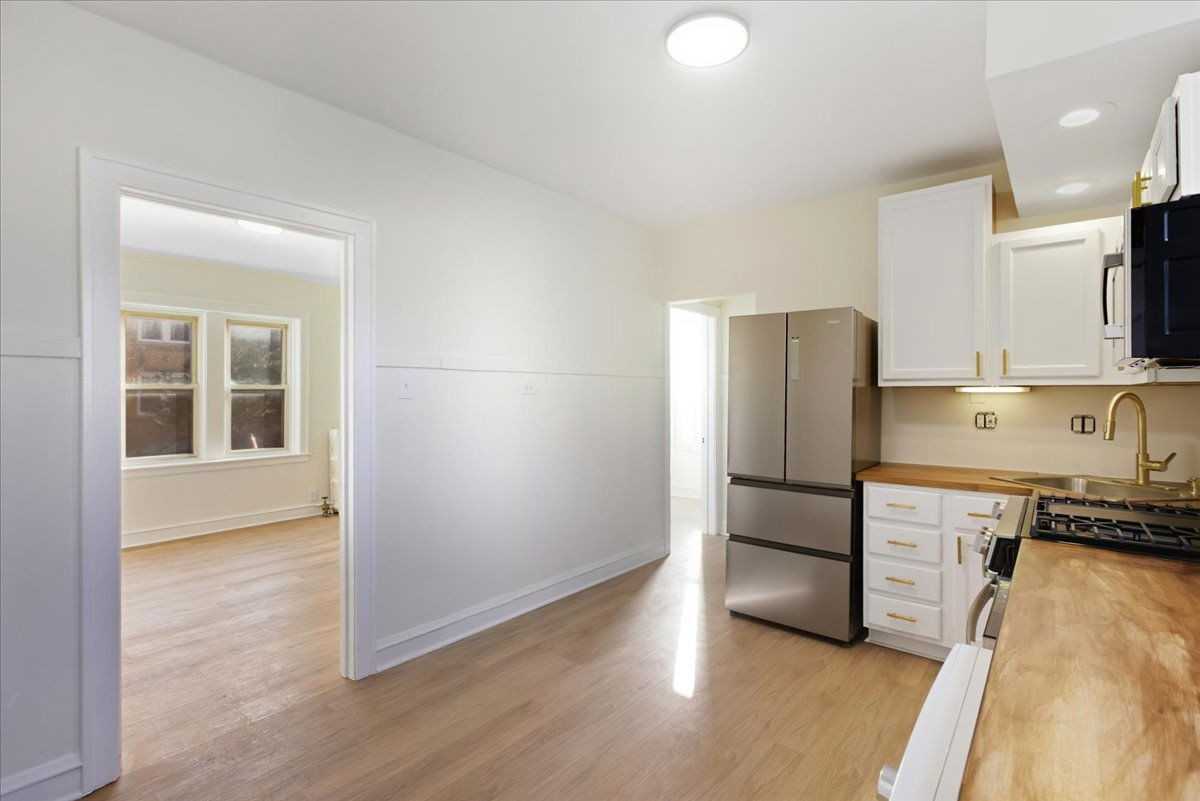 3214 N Linder Ave #1 - Photo 3 of 8