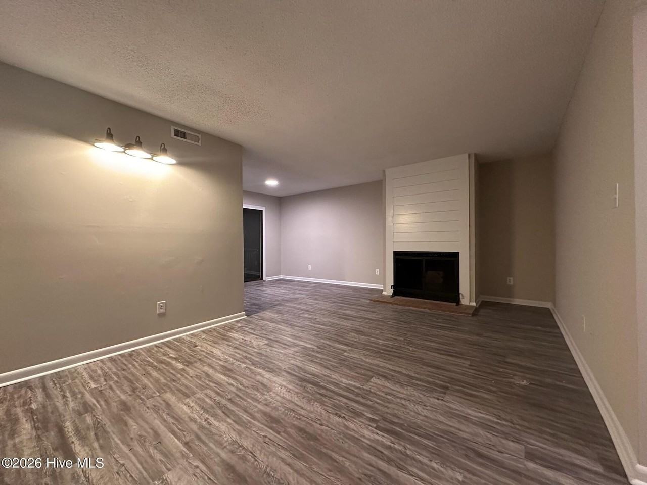 20 S Onsville Pl - Photo 3 of 28