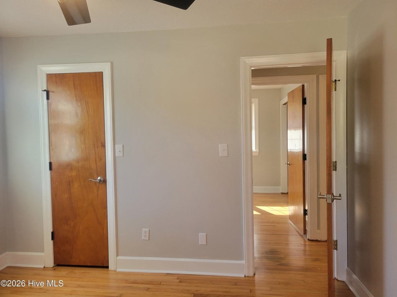 211 Mcarthur Dr - Photo 5 of 16